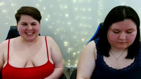 BeckyAndEllen online show from April 19, 9:06 pm