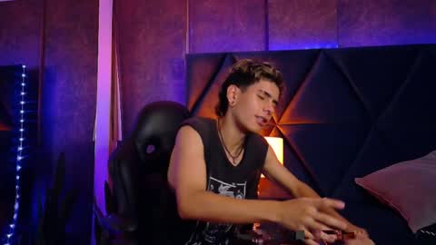 bel_sebu online show from April 18, 9:37 pm