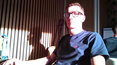 SexFriendFrance online show from December 16, 1:06 pm