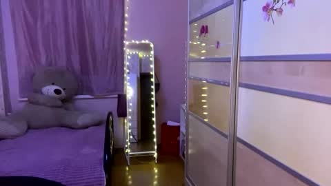 Stella online show from February 26, 4:54 pm