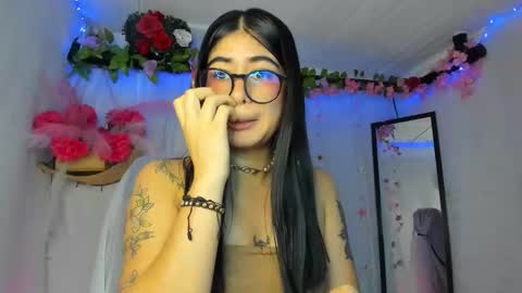 modelo independiente online show from December 3, 9:59 pm