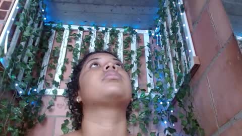 belindathompsonn online show from December 29, 6:49 pm