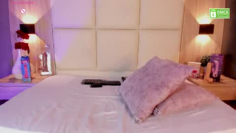 Bella cam online show from April 14, 7:28 pm