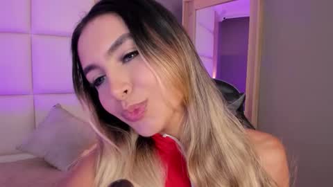 Bella cam online show from September 15, 7:26 pm