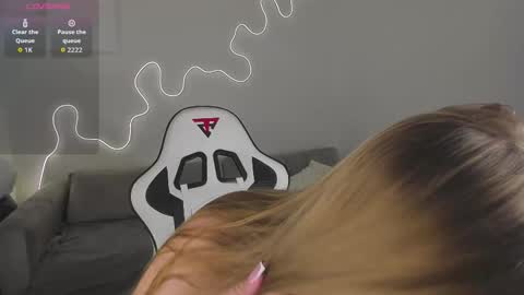 Hi I am Bella online show from March 13, 4:38 am