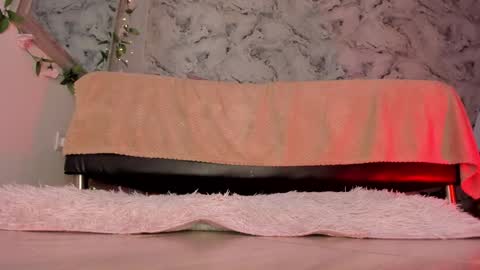 Snapshot of bella_desi chatting on September 18, 1:59 pm Dessi online show from September 18, 1:59 pm