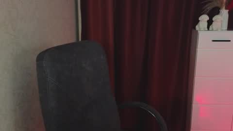 Bella online show from March 31, 4:40 pm