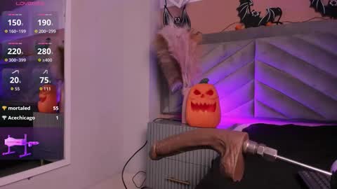 Bella online show from October 31, 2:39 pm