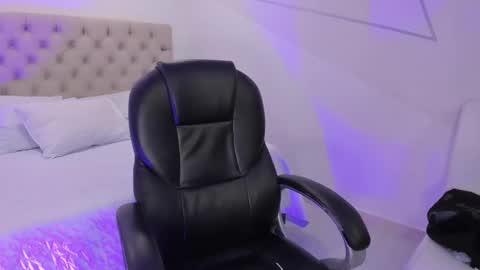 bellaastorm online show from February 21, 4:26 pm