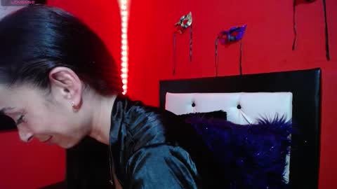 Bella online show from November 20, 4:15 pm