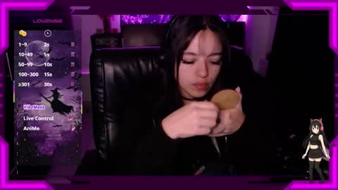 Bella Monteluna online show from December 1, 11:03 pm