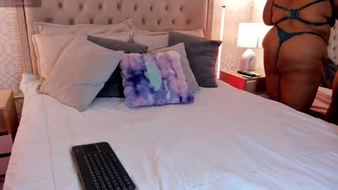 Bella Nix big tits online show from November 7, 3:42 am