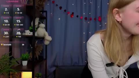 Lana but not DelRay online show from February 21, 11:46 am