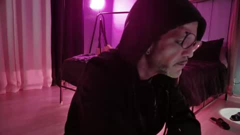 Bellaskeykeeper online show from April 3, 6:53 am