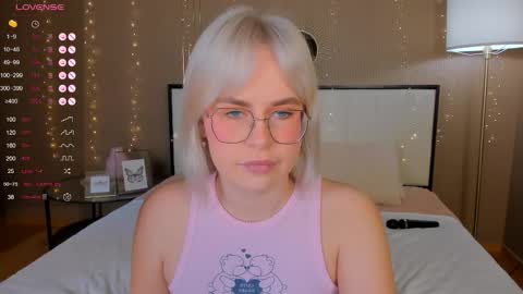 Bella online show from October 12, 1:53 am