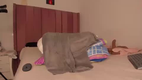 Bella online show from March 11, 6:30 pm