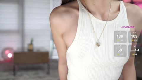 Snapshot of belle_adrienne chatting on December 17, 2:12 am Belle Adrienne  IG  online show from December 17, 2:12 am