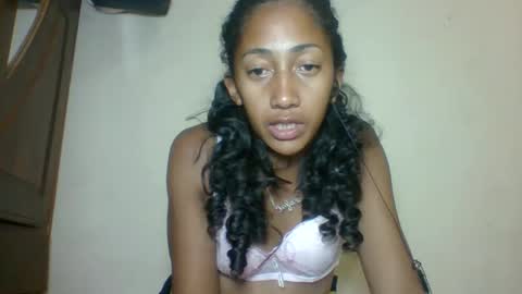 belle_annah online show from May 16, 2:08 am