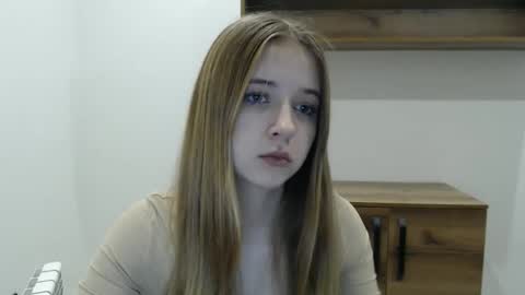 bellochka_ online show from December 16, 11:27 am