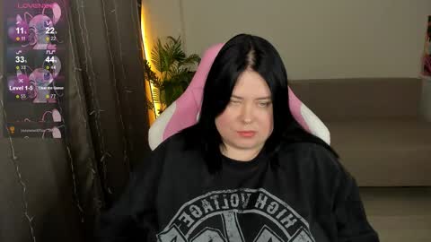 LinaBoo online show from December 3, 7:09 am