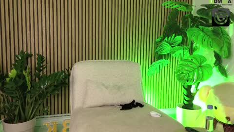 OnlyFans belovedkhlloe  online show from April 8, 8:01 pm