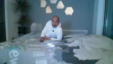 Snapshot of benbare13 chatting on March 10, 10:34 pm benbare13 online show from March 10, 10:34 pm