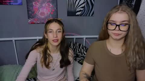 MARK  SOFIEKENDALL  NATHAN online show from May 31, 6:09 pm