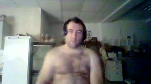 Snapshot of bengi1984 chatting on February 19, 1:29 am Robert  1984 online show from February 19, 1:29 am