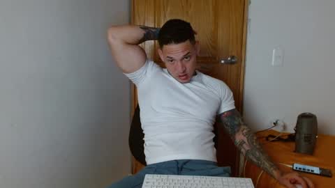 Snapshot of benjamin_isaac chatting on February 6, 12:54 am benjamin_isaac online show from February 6, 12:54 am