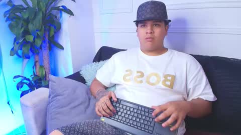 bennett_alejoo online show from October 14, 8:01 pm