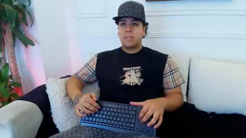 bennett_alejoo online show from November 11, 7:05 pm