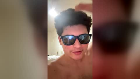 benneyy11444444 online show from August 3, 9:04 am