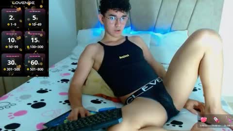 Snapshot of benny__1 chatting on December 2, 2:57 am ben online show from December 2, 2:57 am