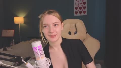 Snapshot of benty_bunny chatting on February 22, 11:13 am Alice online show from February 22, 11:13 am