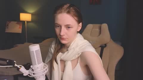 Snapshot of benty_bunny chatting on October 15, 10:27 am Alice online show from October 15, 10:27 am