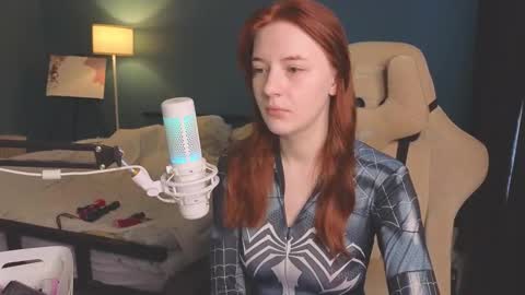 Snapshot of benty_bunny chatting on October 31, 10:15 am Alice online show from October 31, 10:15 am