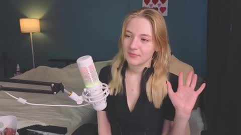 Snapshot of benty_bunny chatting on February 19, 11:28 am Alice online show from February 19, 11:28 am