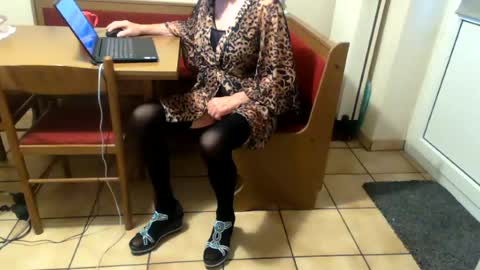 Bernadetanylon online show from July 23, 4:21 am