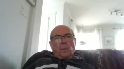 bernard1102 online show from April 30, 1:38 pm