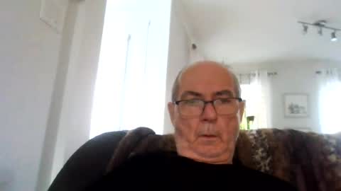 bernard1102 online show from August 5, 10:56 am