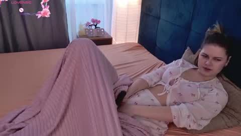 berrybitte online show from April 10, 6:30 am