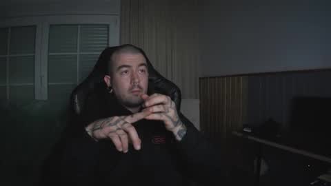 berto3389 online show from December 3, 2:01 am