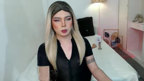 bestgirljulia online show from November 26, 4:32 am