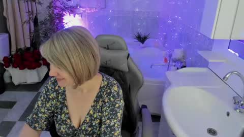 Betty online show from April 19, 1:28 am