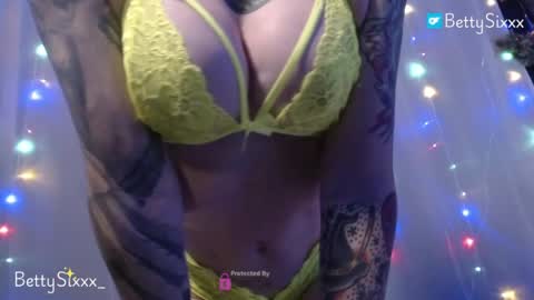 BettySixxx  online show from April 25, 10:07 pm