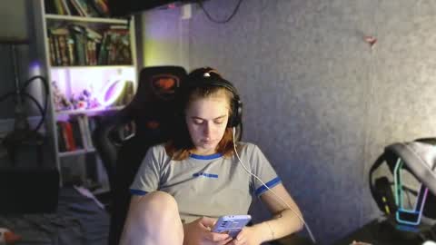 beverly_yay online show from April 22, 10:17 pm