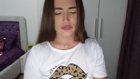   BeyonceDoll       Twitter DollBeyonce    online show from March 27, 9:05 pm