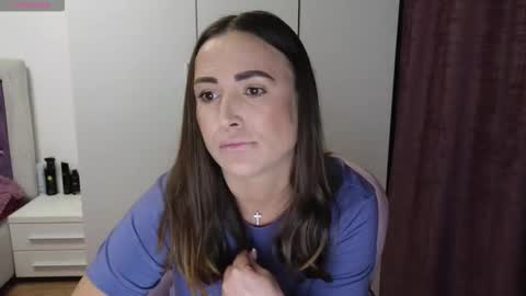   BeyonceDoll       Twitter DollBeyonce    online show from March 11, 9:07 pm