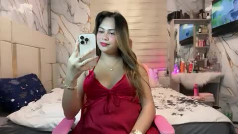 MAXINE online show from March 17, 5:18 pm