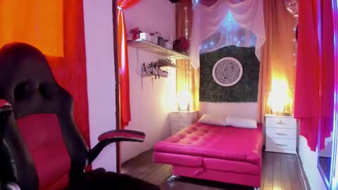 Snapshot of bianca_and_maxwell chatting on February 18, 4:47 pm bianca and maxwell online show from February 18, 4:47 pm